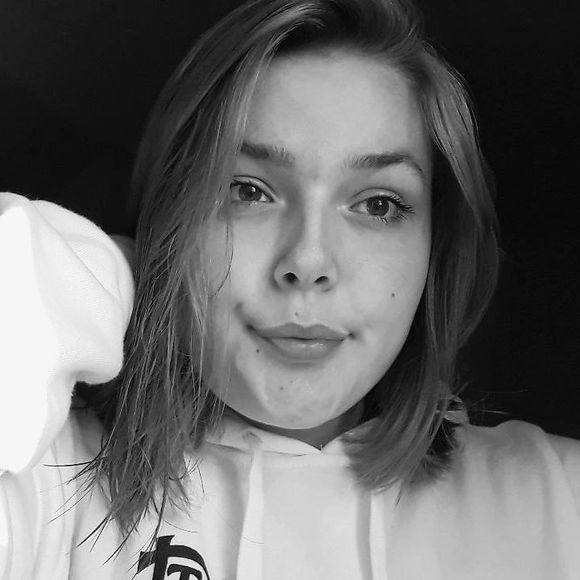Meet your Posher, Hailey - Picture 1 of 1